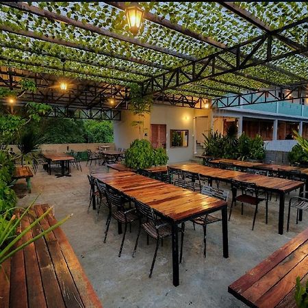 Joe Fisherman Inn Kampung Teluk Nipah Bagian luar foto