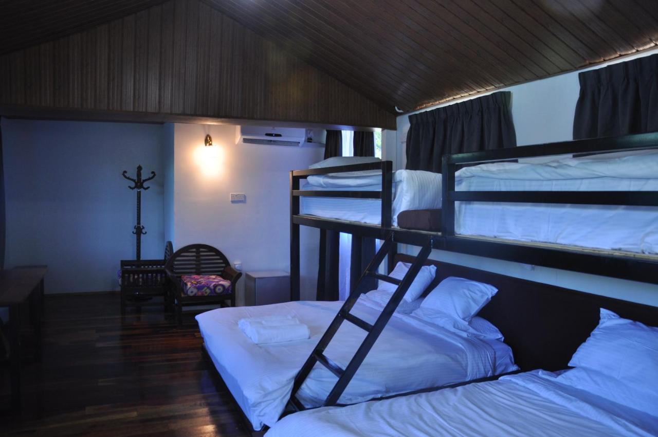 Joe Fisherman Inn Kampung Teluk Nipah Bagian luar foto