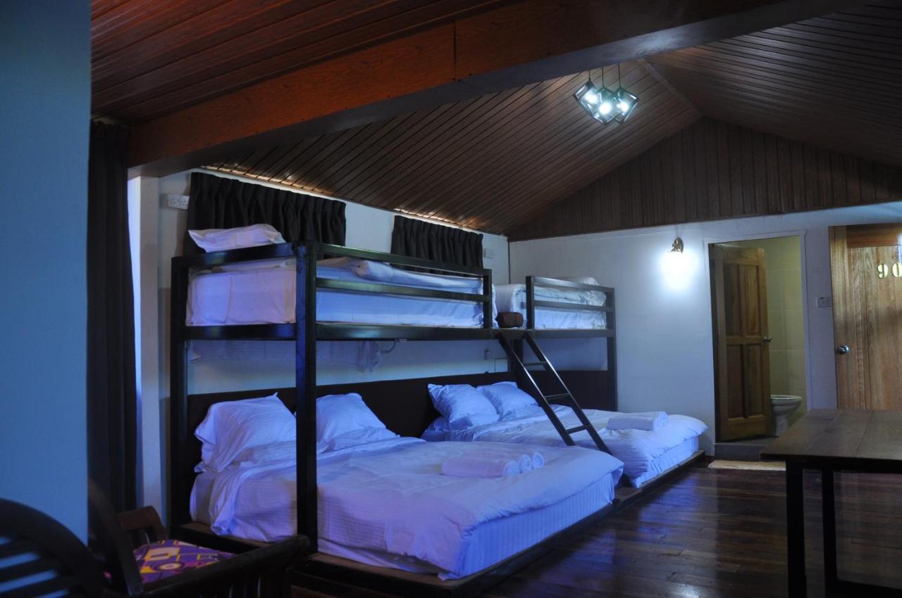 Joe Fisherman Inn Kampung Teluk Nipah Bagian luar foto