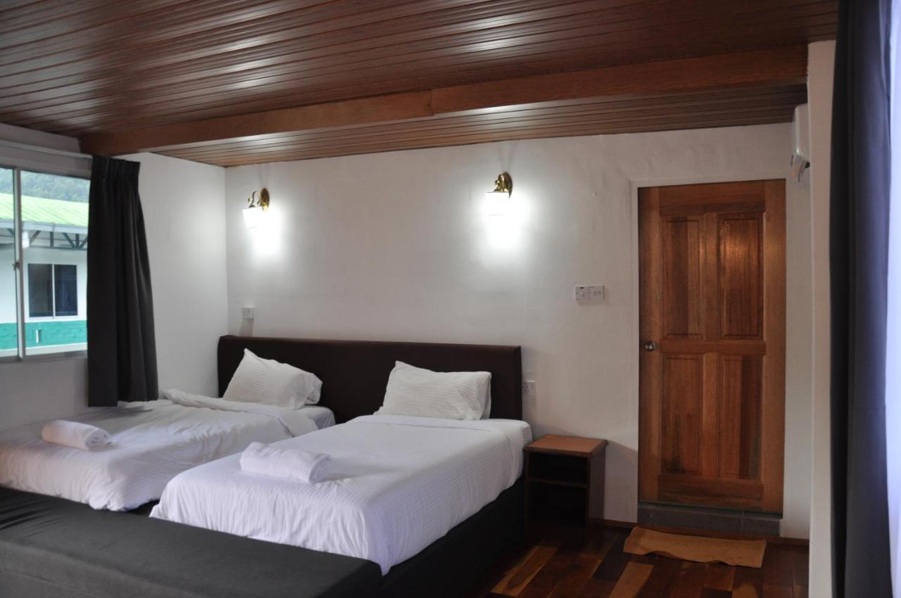 Joe Fisherman Inn Kampung Teluk Nipah Bagian luar foto