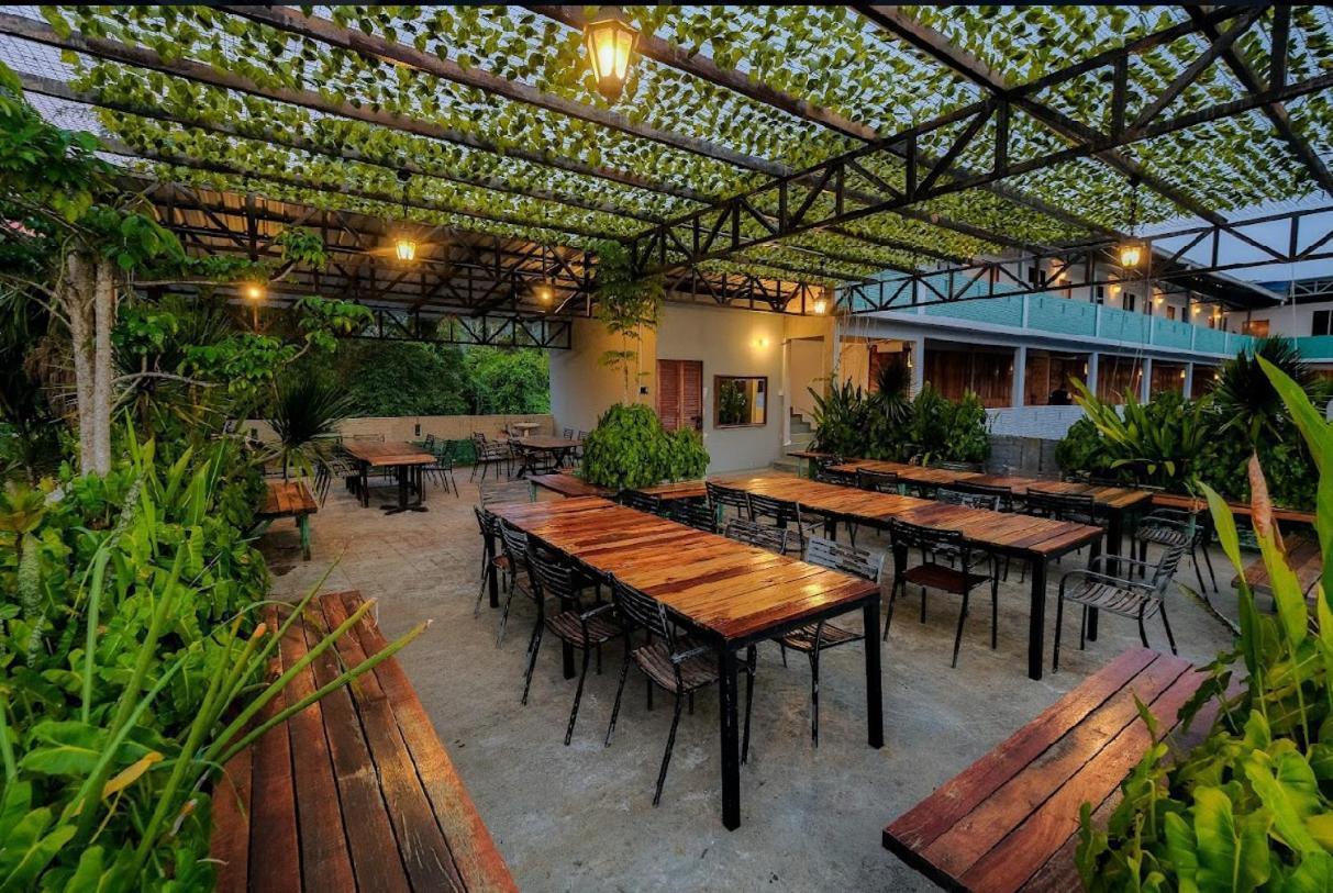 Joe Fisherman Inn Kampung Teluk Nipah Bagian luar foto