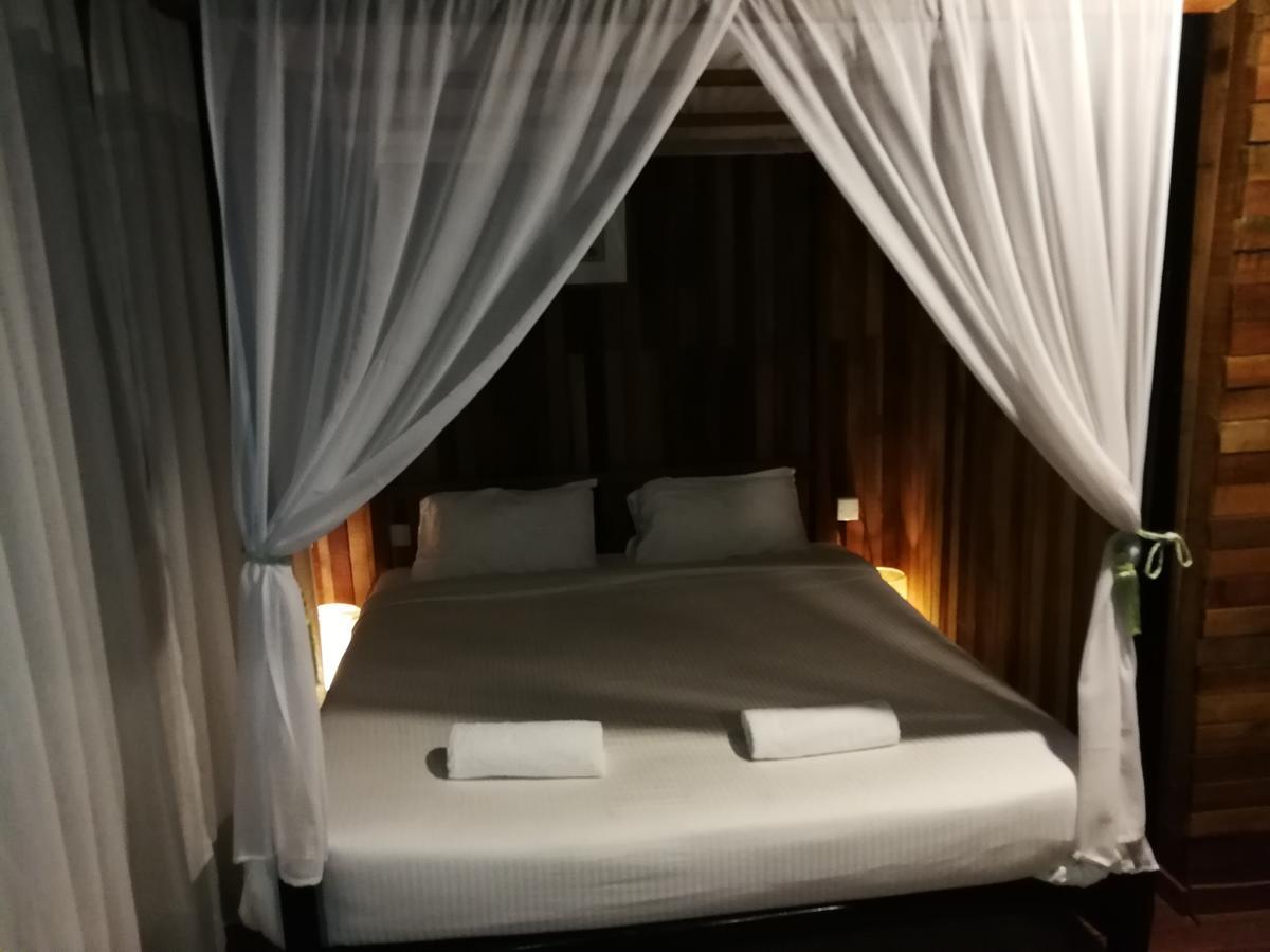 Joe Fisherman Inn Kampung Teluk Nipah Bagian luar foto
