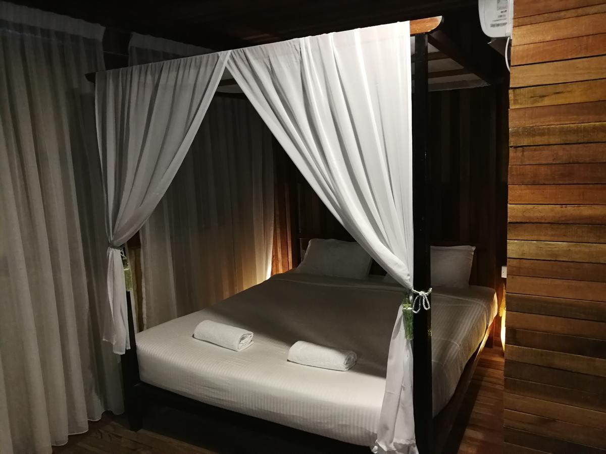 Joe Fisherman Inn Kampung Teluk Nipah Bagian luar foto